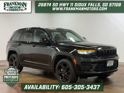 Used 2024 Jeep Grand Cherokee Altitude