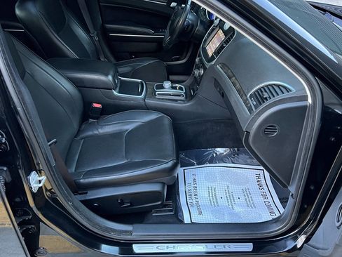 Used 2019 Chrysler 300 Limited w/ Safetytec Plus Group image 20