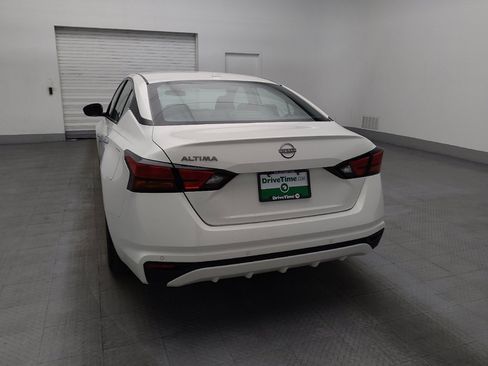 Used 2025 Nissan Altima 2.5 SV FWD image 6