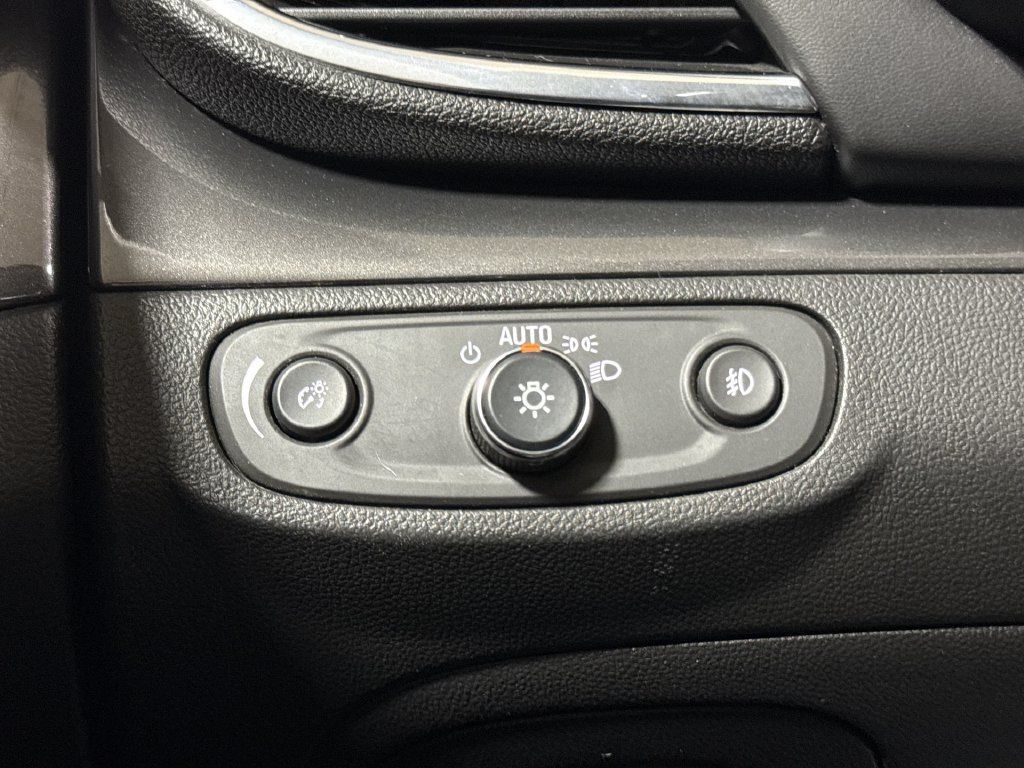 Used 2018 Buick Encore Preferred FWD image 18