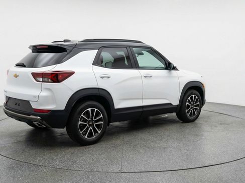 Used 2025 Chevrolet TrailBlazer LT image 9