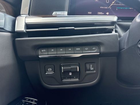 Used 2025 Cadillac Escalade ESV Sport Platinum AWD/4WD image 27