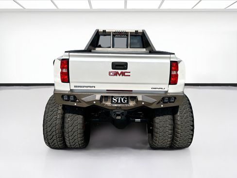 Used 2018 GMC Sierra 3500 Denali w/ Duramax Plus Package AWD/4WD image 5