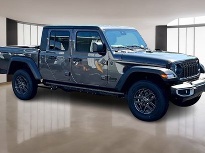 New 2025 Jeep Gladiator Sport