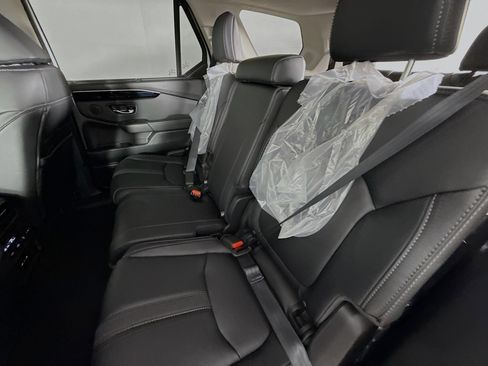 New 2025 Honda Pilot Touring image 30