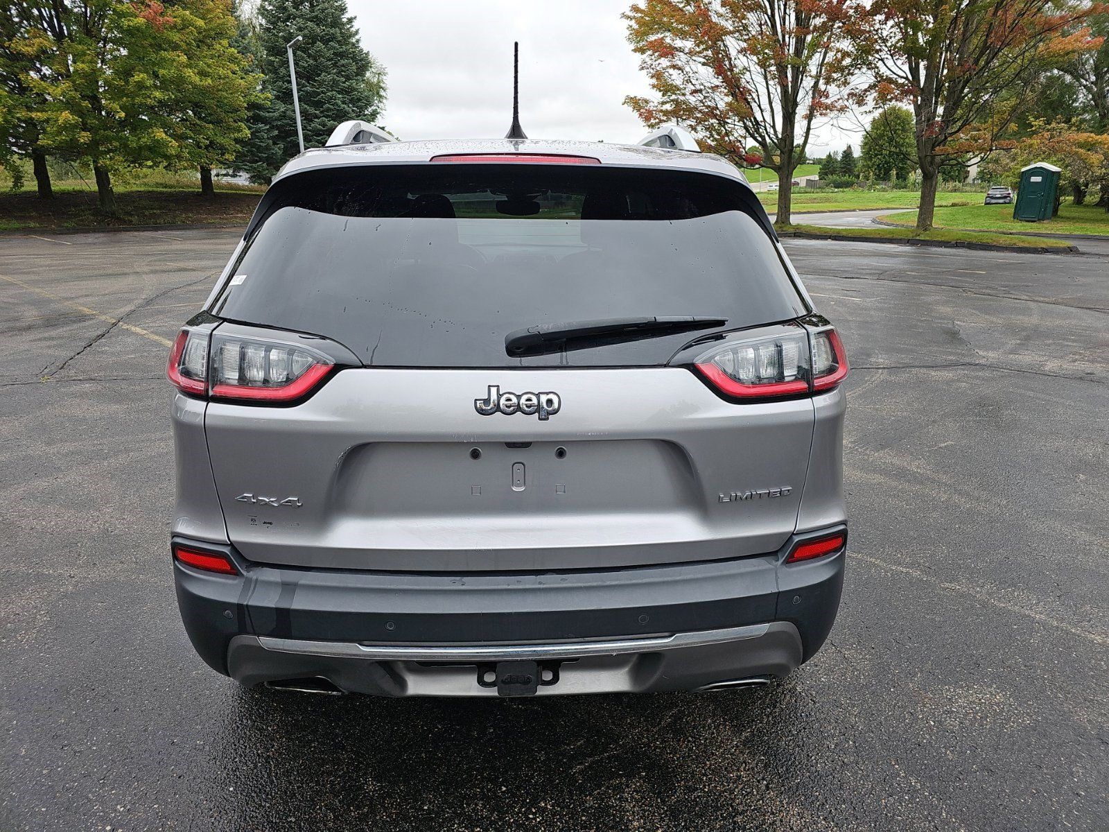 Used 2019 Jeep Cherokee Limited w/ Luxury Group AWD/4WD image 5