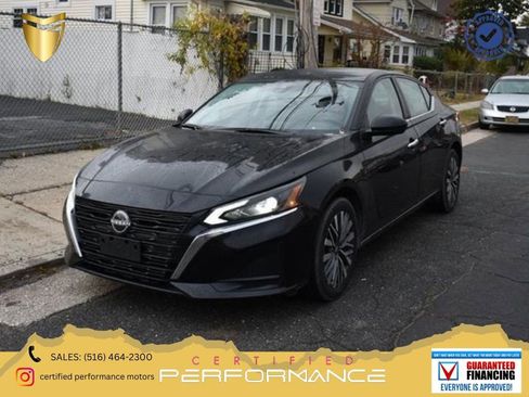 Used 2025 Nissan Altima 2.5 SV FWD image 1