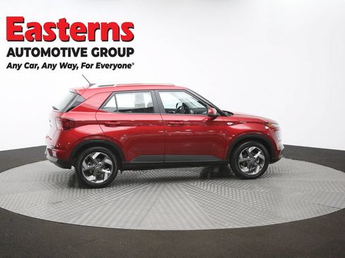 Used 2025 Hyundai Venue SEL FWD image 45