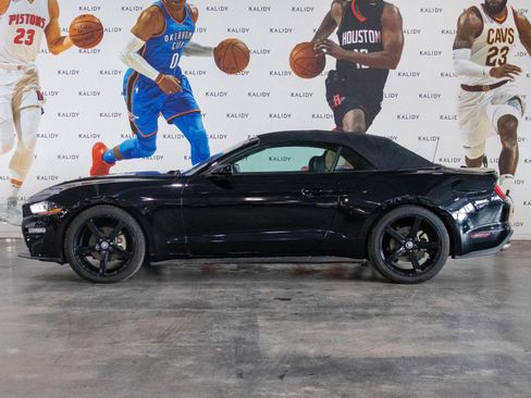 Used 2021 Ford Mustang Premium image 14