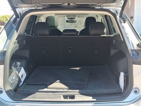 Certified 2025 Volkswagen Tiguan SE w/ Panoramic Sunroof Package image 30