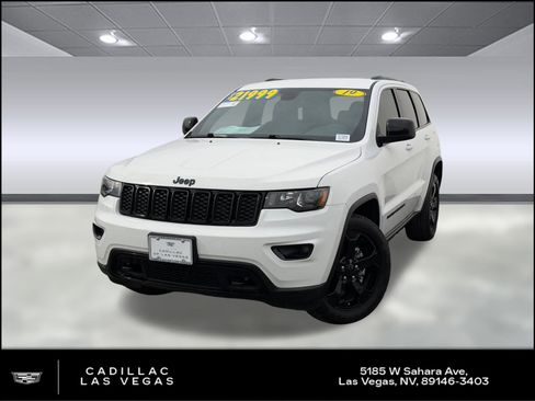 Used 2019 Jeep Grand Cherokee Laredo image 1