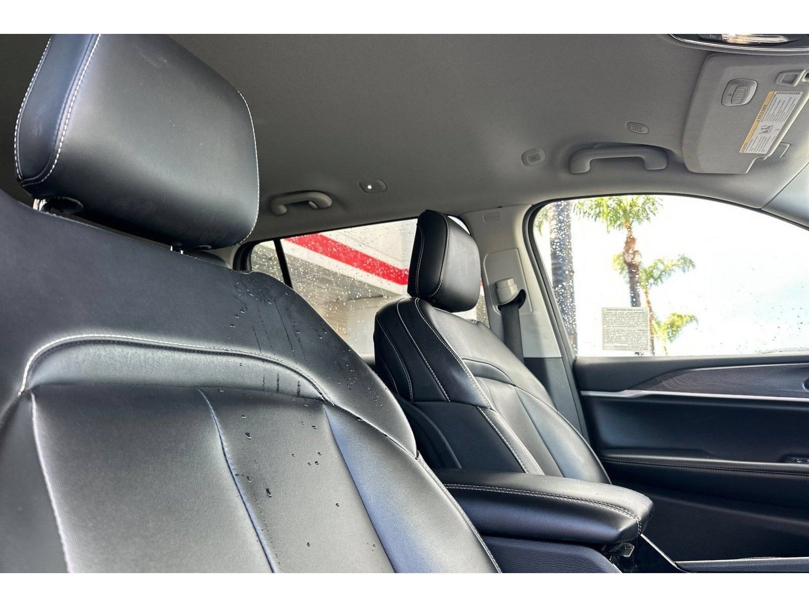 Used 2023 Jeep Grand Cherokee L Limited AWD/4WD image 18