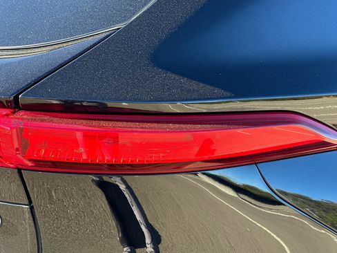 Used 2022 Toyota Venza LE image 51