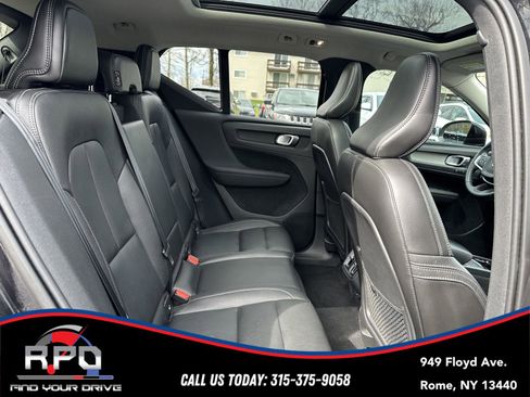 Used 2021 Volvo XC40 T5 Inscription w/ Advanced Package image 31