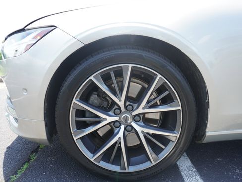 Used 2018 Volvo S90 T6 Momentum w/ Convenience Package image 40