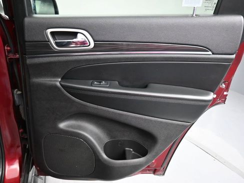 Used 2021 Jeep Grand Cherokee Limited image 37