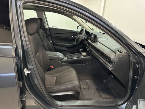 Certified 2024 Honda Accord EX image 39