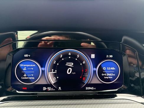 Used 2024 Volkswagen Golf R image 37