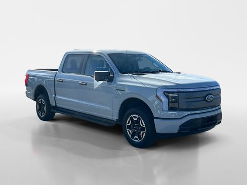Used 2023 Ford F150 Lightning XLT w/ Tow Technology Package image 9
