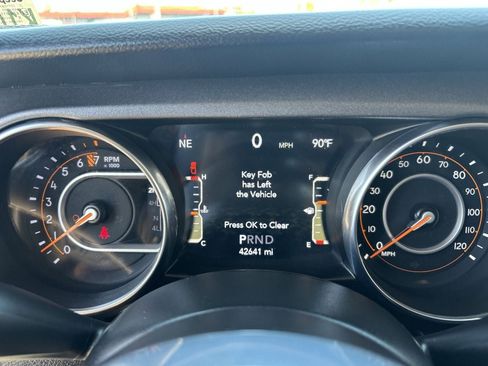 Used 2023 Jeep Gladiator Mojave w/ Trailer Tow Package AWD/4WD image 31