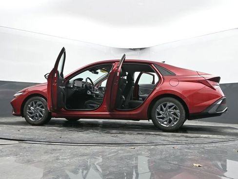 Used 2024 Hyundai Elantra SEL image 69