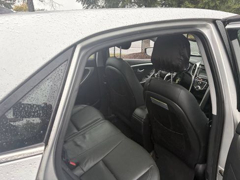 Used 2013 Hyundai Elantra GT w/ Style Pkg FWD image 16