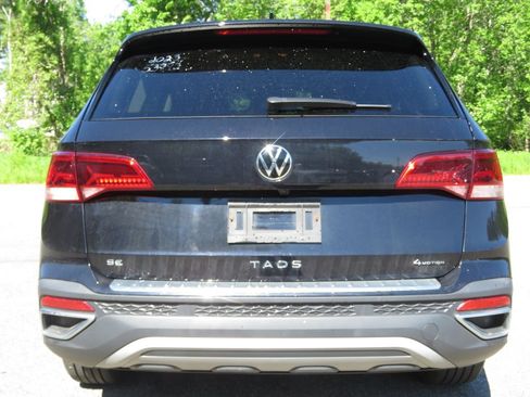 Used 2023 Volkswagen Taos SE AWD/4WD image 6