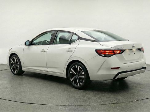 Used 2025 Nissan Sentra SV FWD image 6