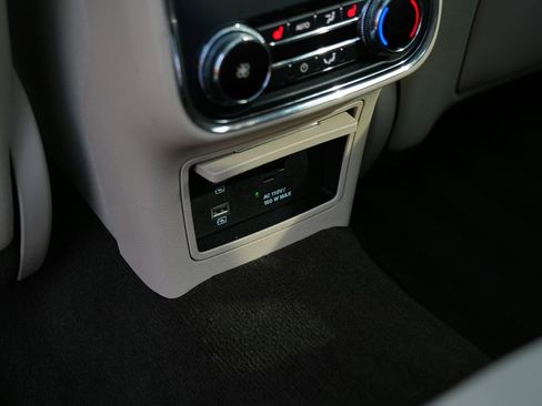 Used 2019 Lincoln Continental Reserve image 30