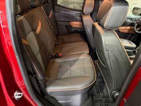 Used 2024 GMC Canyon AT4 w/ Technology Package AWD/4WD image 31