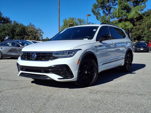 Used 2022 Volkswagen Tiguan SE R-Line image 25