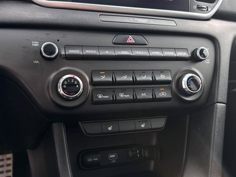 Used 2022 Kia Sportage Nightfall Edition image 22