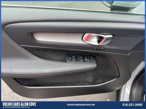 Certified 2025 Volvo XC40 B5 Plus w/ Protection Package Premier image 16
