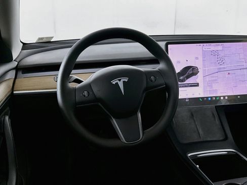 Used 2022 Tesla Model 3 Standard Range RWD image 17