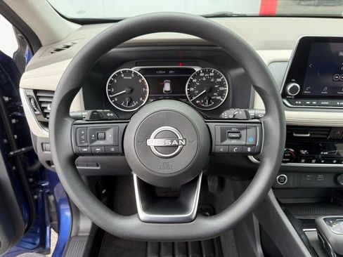 Certified 2022 Nissan Rogue SV image 18