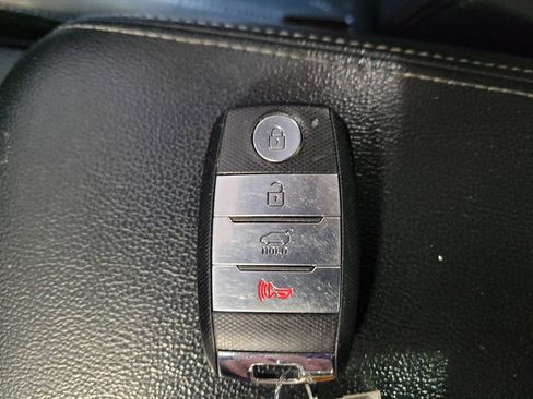 Used 2019 Kia Sorento SX image 32