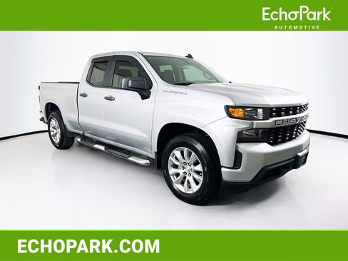 Used 2020 Chevrolet Silverado 1500 Custom w/ Custom Value Package image 1