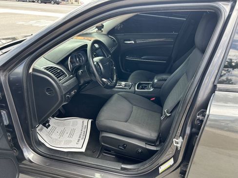 Used 2019 Chrysler 300 Touring w/ Sport Appearance Package RWD image 14