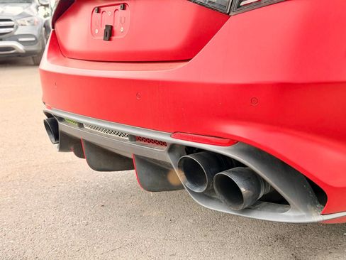 Used 2017 Alfa Romeo Giulia Quadrifoglio RWD image 21