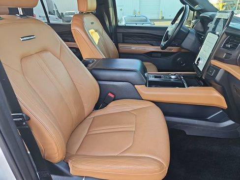 Used 2022 Ford Expedition Platinum RWD image 10