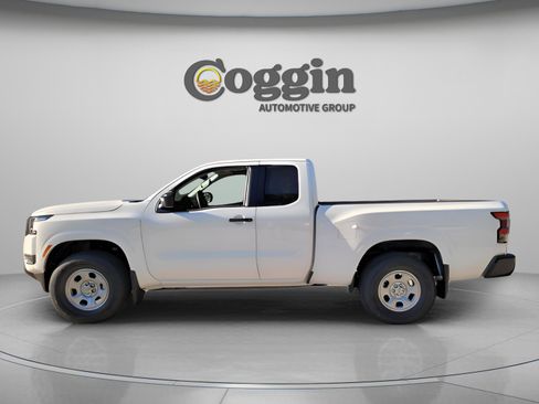 New 2026 Nissan Frontier S image 3