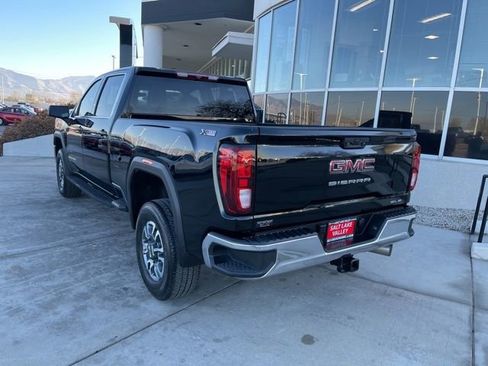 Used 2022 GMC Sierra 3500 SLE w/ SLE Value Package image 5