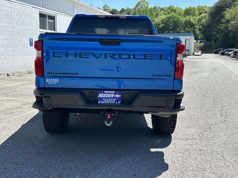 Used 2024 Chevrolet Silverado 1500 Custom Trail Boss w/ LPO, Dark Essentials Package image 4