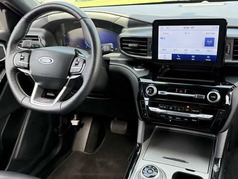 Used 2022 Ford Explorer ST AWD/4WD image 3