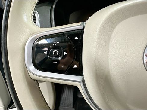 Used 2020 Volvo XC90 T5 Momentum w/ Protection Package Premier AWD/4WD image 39