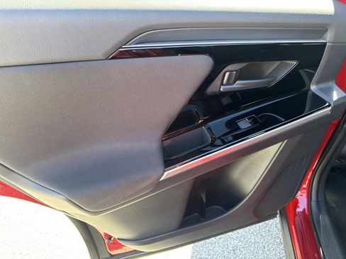 Used 2023 Subaru Solterra AWD image 9