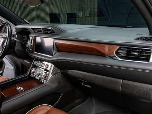 Used 2023 GMC Yukon Denali Ultimate image 17