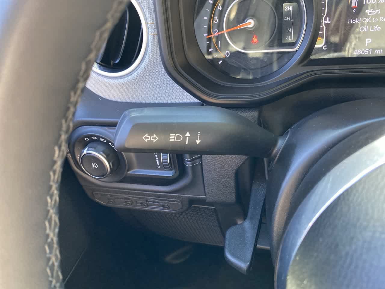 Used 2025 Jeep Wrangler Unlimited Sahara AWD/4WD image 22