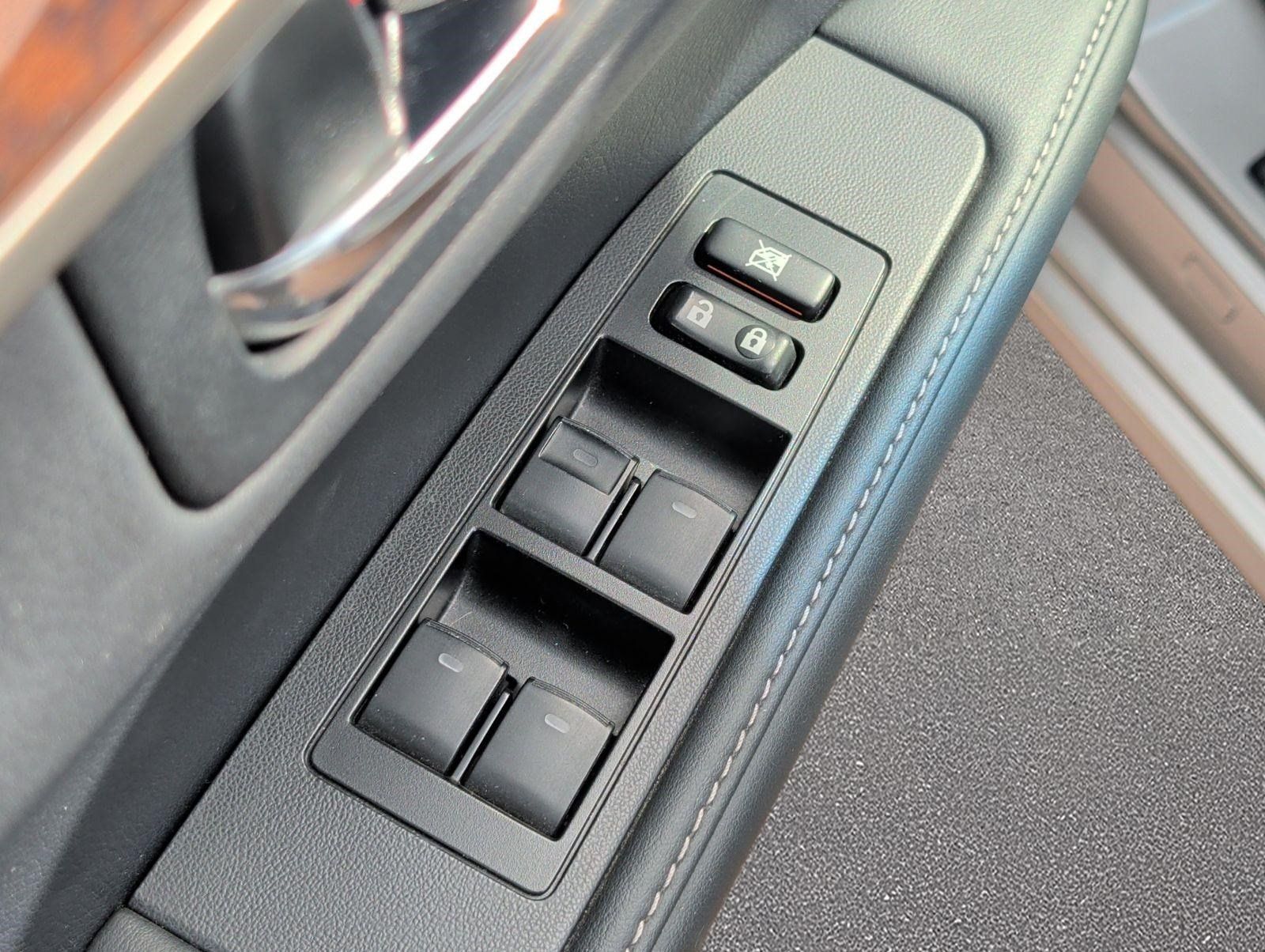 Used 2015 Lexus ES 350 w/ Luxury Package FWD image 9
