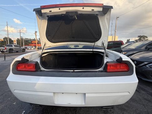 Used 2013 Dodge Challenger SXT RWD image 7